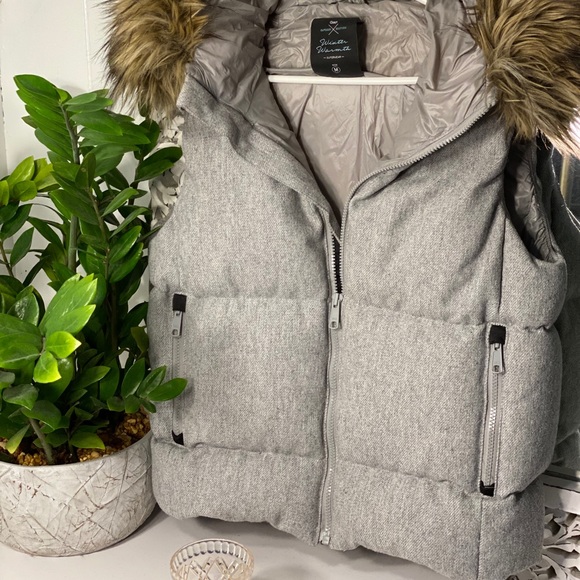 Gap Winter Warmth Puffer Vest - Picture 2 of 6